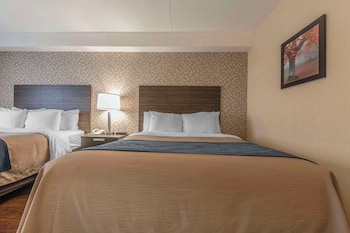 Deluxe Room with 2 Queen Beds, Ground Floor