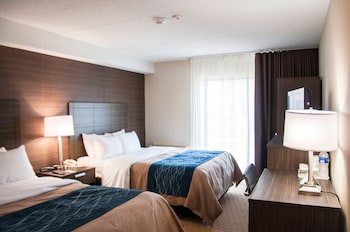Deluxe Room with 2 Queen Beds, Ground Floor