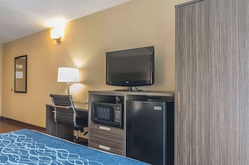 Deluxe Room with 2 Queen Beds, Ground Floor