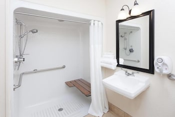 Room, 1 Queen Bed, Accessible, Non Smoking (Roll-In Shower)