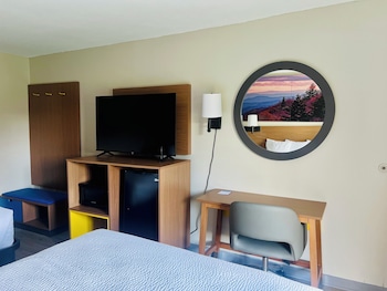 Room, 2 Queen Beds, Non Smoking (Pet-Friendly)