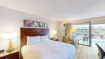 Room, 1 King Bed (Poolside)