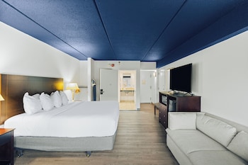 Room, 1 King Bed, Accessible, Non Smoking (Accessible Tub)