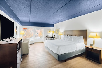 Room, 1 King Bed, Accessible, Non Smoking (Accessible Tub)