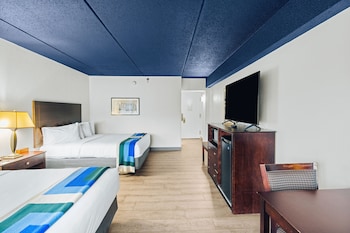 Standard Room, 2 Queen Beds, Non Smoking (Top Floor)