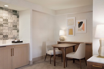 Room, 1 King Bed, City View
