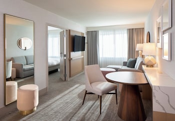 Suite, 1 Bedroom (1 King Bed)