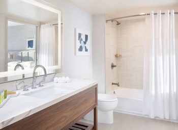 Suite, 1 Bedroom (2 Double Beds, Hearing)