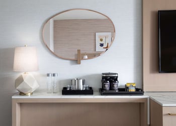 Room, 2 Double Beds, City View