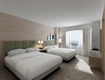 Suite, 2 Queen Beds, City View