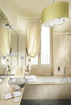 Superior Room, Executive Level