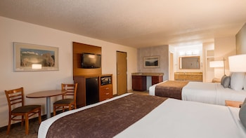 Standard Room, 2 Queen Beds, Fireplace