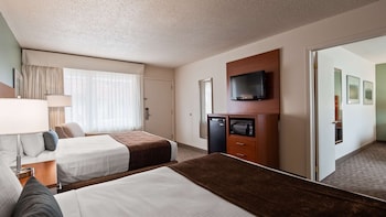 Suite, Multiple Beds, Refrigerator & Microwave