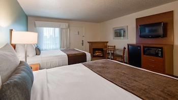 Standard Room, 2 Queen Beds, Fireplace