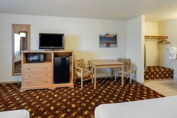 Suite, 2 Queen Beds, Non Smoking, Refrigerator & Microwave