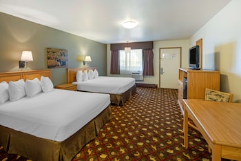 Suite, 2 Queen Beds, Non Smoking, Refrigerator & Microwave
