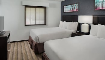 Room, 1 Bedroom, Accessible, Bathtub (1 queenbed & 1 sofabed)