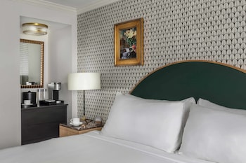 Deluxe Room, 1 King Bed (Deluxe King)