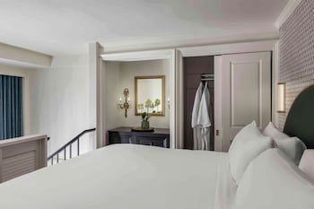 Suite, 1 King Bed with Sofa bed, Balcony (Loft Suite King with Large Balcony)