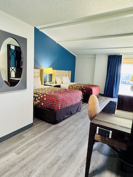 Standard Room, 2 Queen Beds, Non Smoking (2nd Floor)