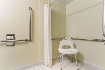 Standard Room, 1 King Bed, Accessible, Non Smoking (1st Floor)