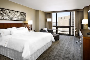 Grand Room, 1 King Bed
