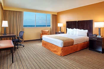 Standard Room, 1 King Bed, Refrigerator & Microwave, Corner (Larger Room)