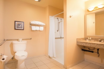 Suite, 2 Queen Beds Accessible
