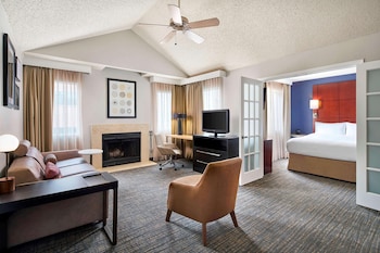 Suite, Multiple Beds, Accessible (Mobility Roll in Shower Two Bedrooms)