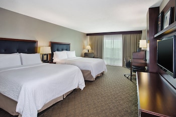 Standard Room, 2 Queen Beds, Mobility Accessible (Accessible Tub)