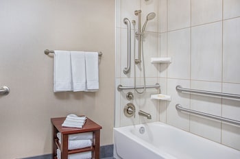 Standard Room, 2 Queen Beds, Mobility Accessible (Accessible Tub)
