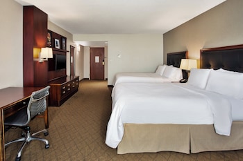 Standard Room, 2 Queen Beds, Mobility Accessible (Accessible Tub)