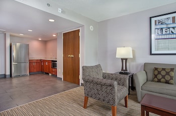 Suite, 2 Queen Beds, Mobility Accessible (Accessible Tub)