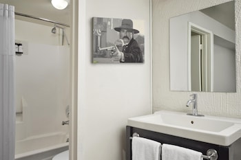 Suite, 1 King Bed, Non Smoking (Living Room)