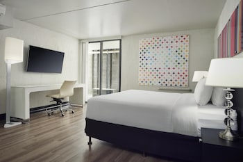 Standard Room, 1 King Bed, Accessible, Non Smoking