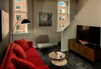 Suite (Imperial)