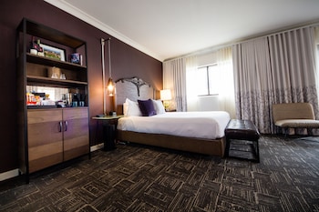 Premium Room, 1 Queen Bed (Hot Tub, Private Balcony)