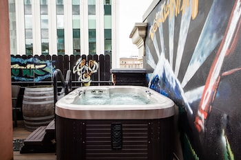 Premium Room, 1 Queen Bed (Hot Tub, Private Balcony)