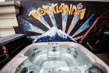 Premium Room, 1 Queen Bed (Hot Tub, Private Balcony)