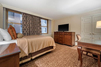 Deluxe Room, 1 Queen Bed, Accessible
