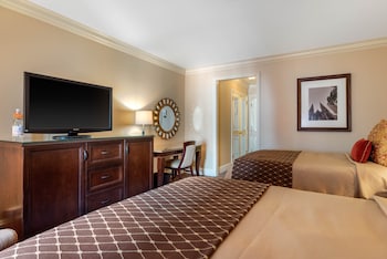 Deluxe Room, 2 Double Beds, Accessible (Roll in Shower)