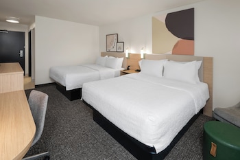Room, 2 Queen Beds, Accessible, Bathtub (Mobility, Hearing)