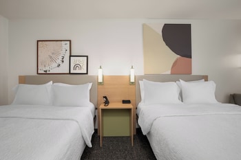 Room, 2 Queen Beds, Accessible, Bathtub (Mobility, Hearing)