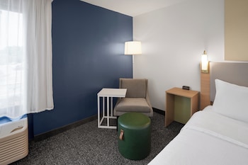 Room, 1 King Bed, Accessible, Bathtub (Mobility, Hearing)