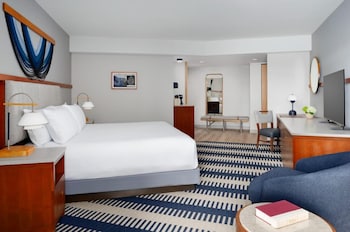 Deluxe Room, 1 King Bed
