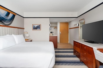 Standard Room, 1 King Bed