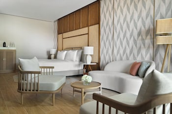 Premium Room, 1 King Bed, Pool Access (Direct)