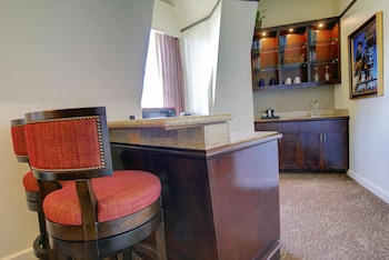Suite, 1 King Bed, Refrigerator, City View (The Duke Suite)