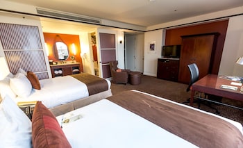 Room, 2 Double Beds (Alamo View)