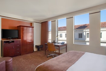 Deluxe Room, 1 King Bed (Alamo View)